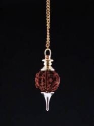 Pendul din metal nobil cu Rudraksha - auriu